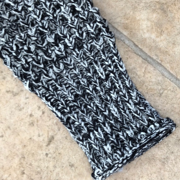 ‘Devoted’ long black/white sweater - Picture 4 of 9